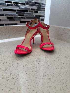 Jessica Simpson Morena Scalloped Ankle Strap Sandals in Laser Pink Patent
